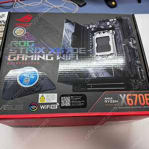 ASUS X670E-I ITX 메인보드