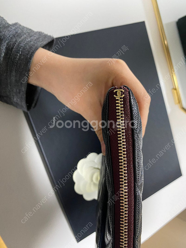 샤넬 클래식 클러치 뉴미듐 금장 블랙--4