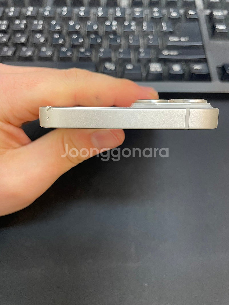 아이폰14 화이트 256GB 상태좋은 중고55만팝니다.--3