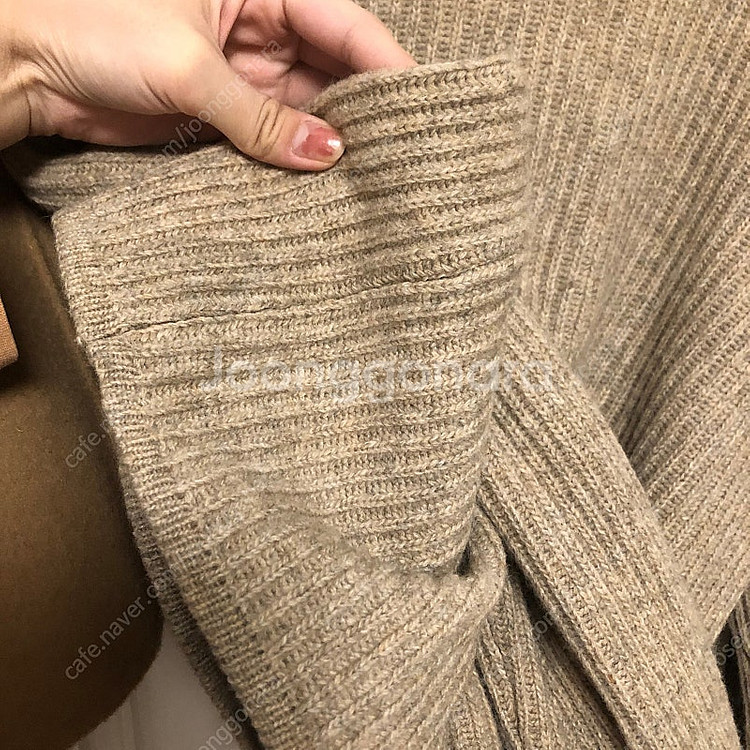 헤더먼트 누이슈 후드 니트 비스킷 컬러 판매합니다--5