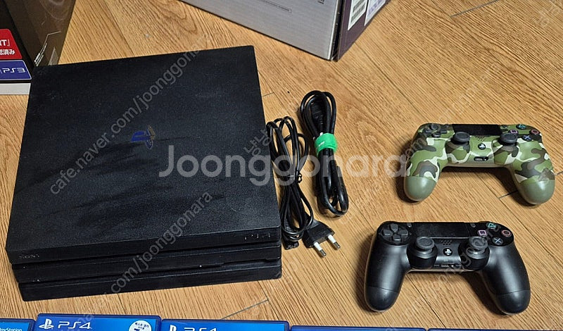 플레이스테이션4pro 1tb + 레이싱휠--1