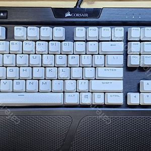 신품수준! 커세어 K70 RGB MK2 화이트 이중사출 키캡과 게이밍 전용키캡! 국내정품