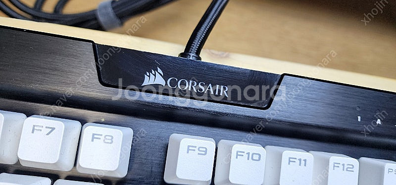 신품수준! 커세어 K70 RGB MK2 화이트 이중사출...--2