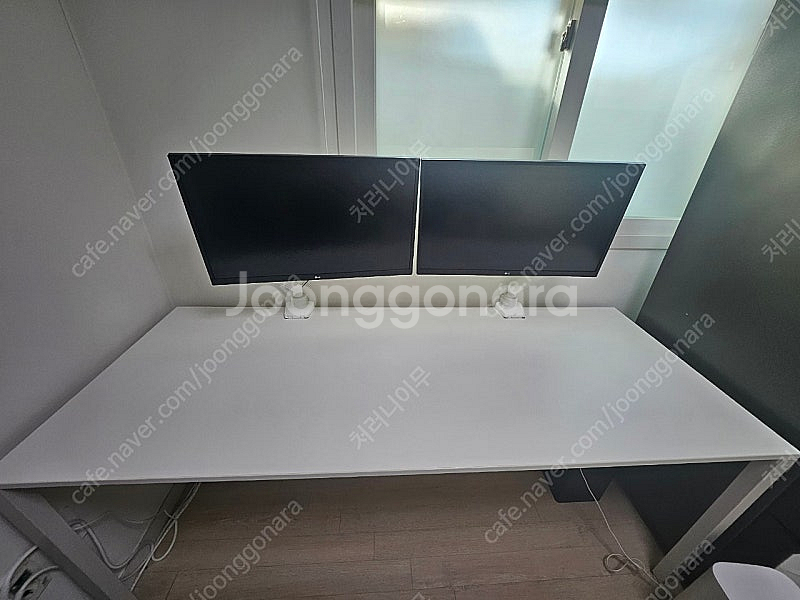 펀잇쳐스 f1 1800 화이트 책상 판매합니다(1800...--2