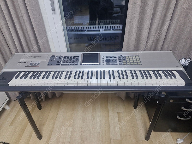 Roland Fantom X8--0