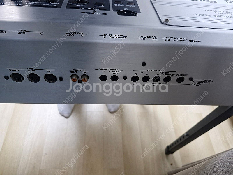 Roland Fantom X8--3