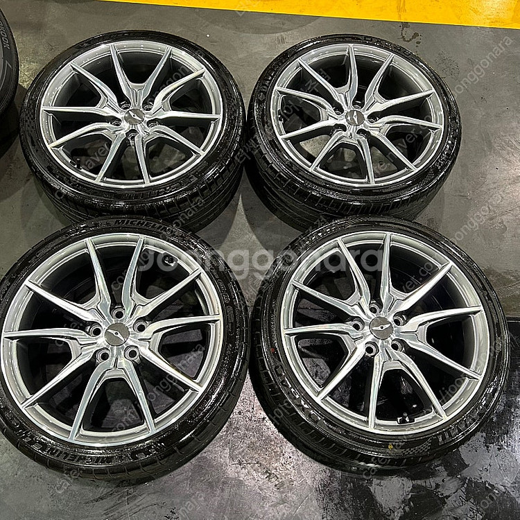 제네시스G70 19인치 중고 휠타이어 한대분--0