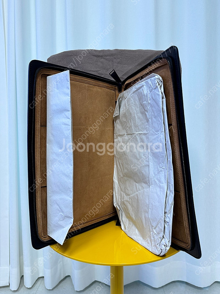 보테가 베네타 클러치 (백화점 정품)--2