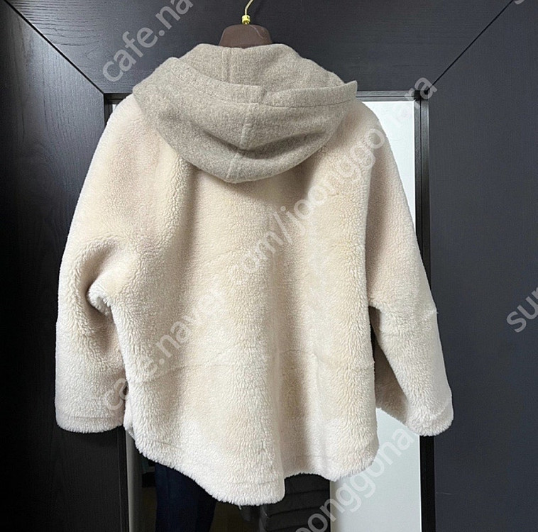 핑크 아이보리 무스탕 케이프 이미지