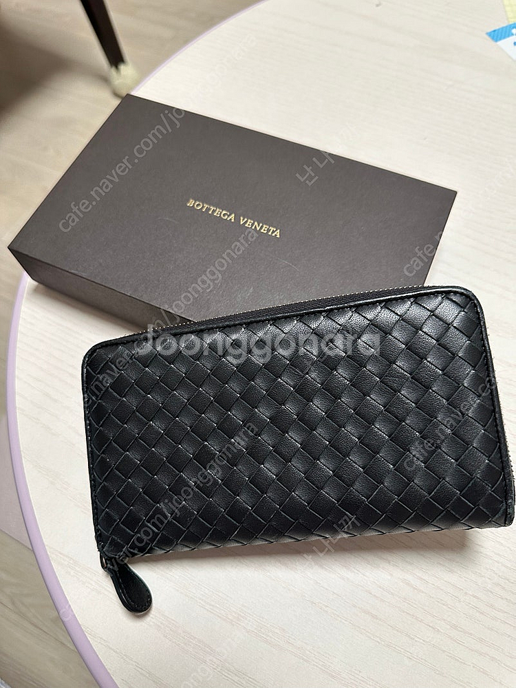 보테가베네타 지퍼장지갑 판매합니다--0