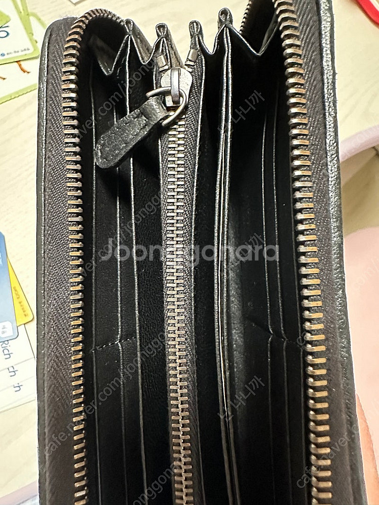 보테가베네타 지퍼장지갑 판매합니다--3