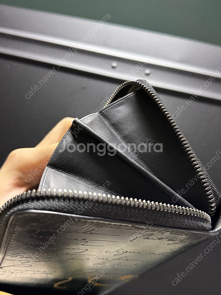 berluti 벨루티 이타우바 장지갑 에메랄드 골드 파...--3