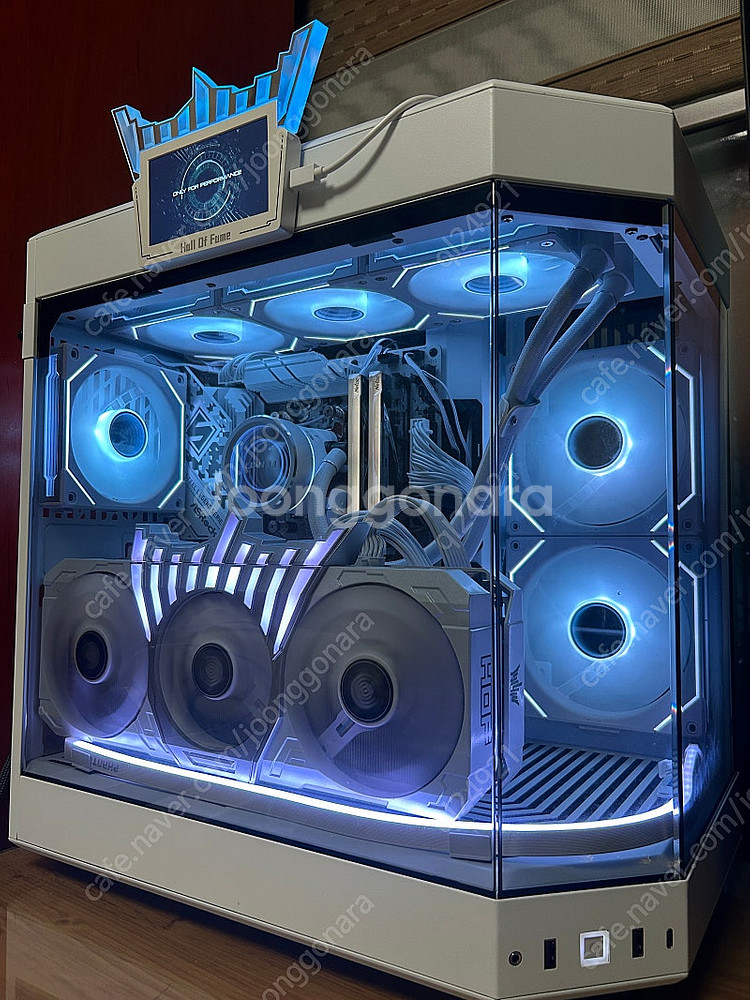 7800x3d 4090 화이트 본체--0