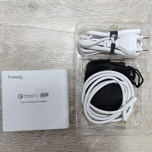 Freedy 프리디 80W PD 멀티고속충전기 EA1703 화이트