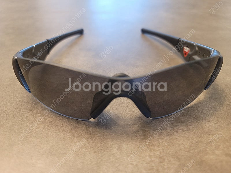 오클리 두가티 제로 선글라스 판매합니다.--1