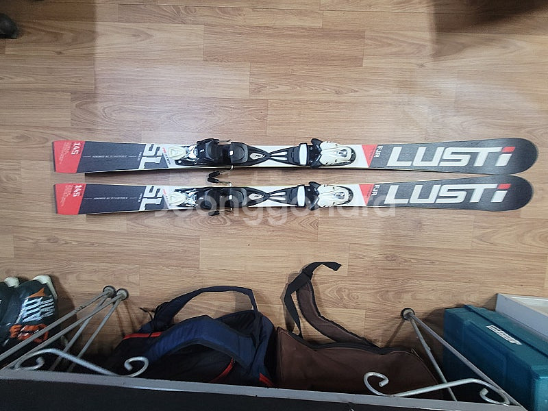 고급스키 7대, 스키부츠 2개, 보드부츠1개--0