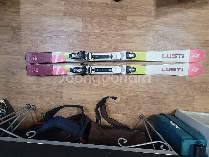 고급스키 7대, 스키부츠 2개, 보드부츠1개--2