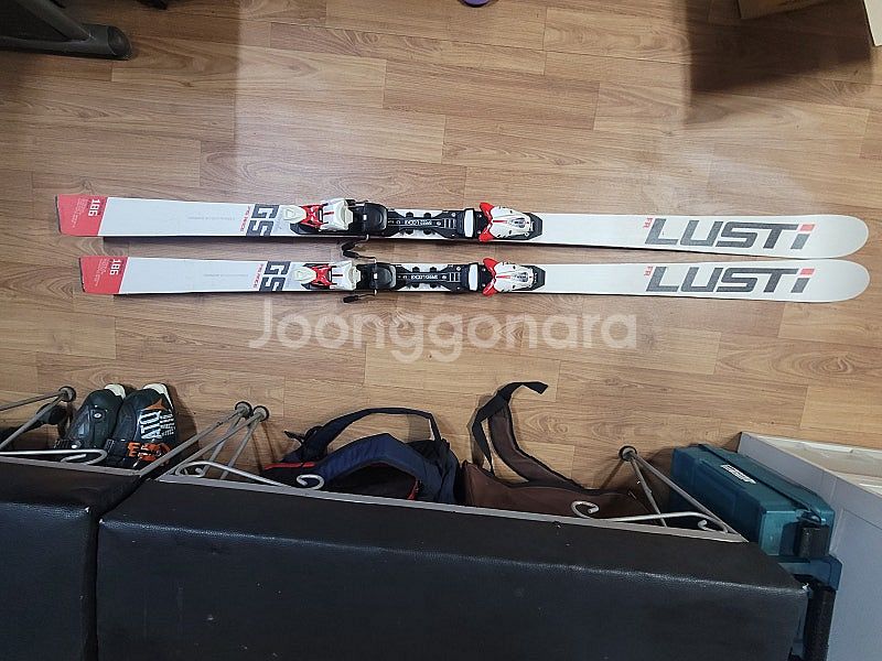 고급스키 7대, 스키부츠 2개, 보드부츠1개--8