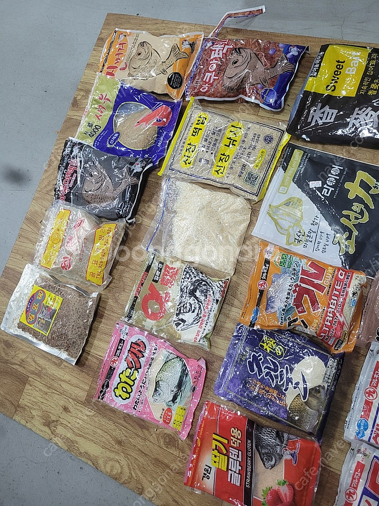 낚시 떡밥 글루텐 집어제 24봉 미사용 3봉포함 계량컵...--3
