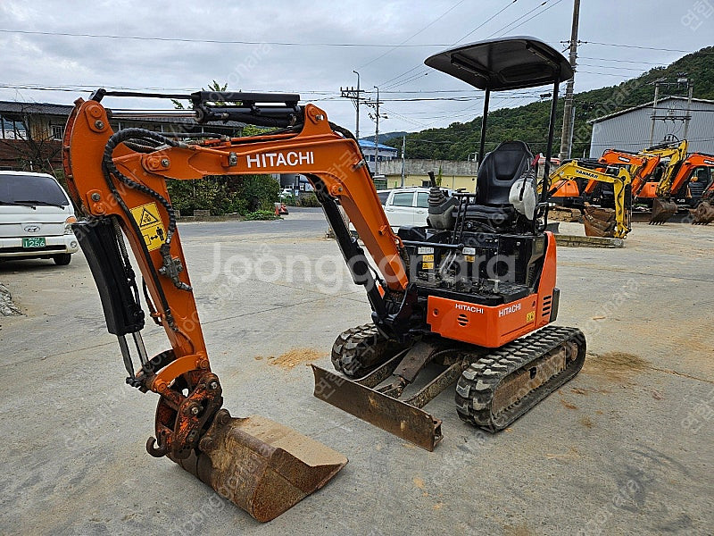 농장용 농사용 중고미니굴삭기 히타치 ZX17 2015년...--0