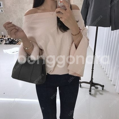 <새옷> 오프숄더 티셔츠 베이비핑크 마드모아젤--3