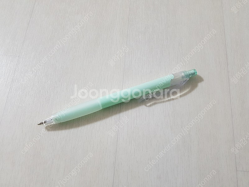 2025 수능샤프 판매합니다.--0