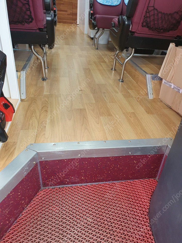 유니버스 캠핑카 가격내려 판매합니다.(4300) 이미지