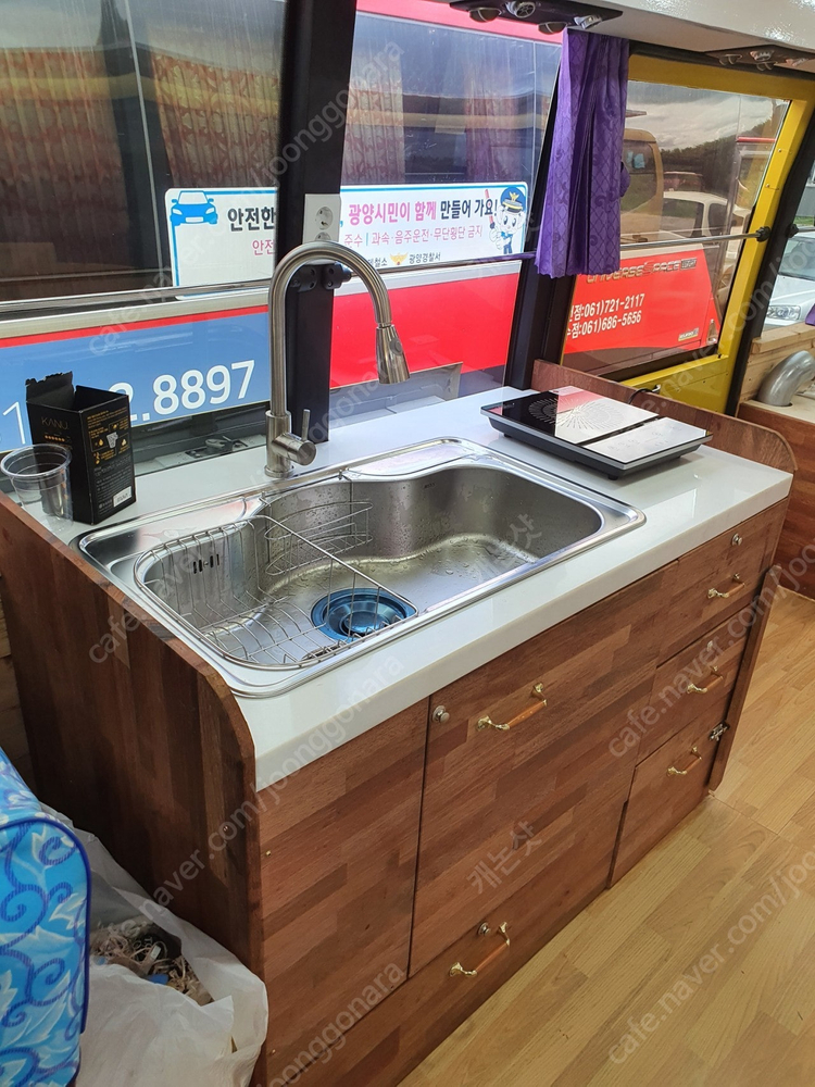 유니버스 캠핑카 가격내려 판매합니다.(4300) 이미지