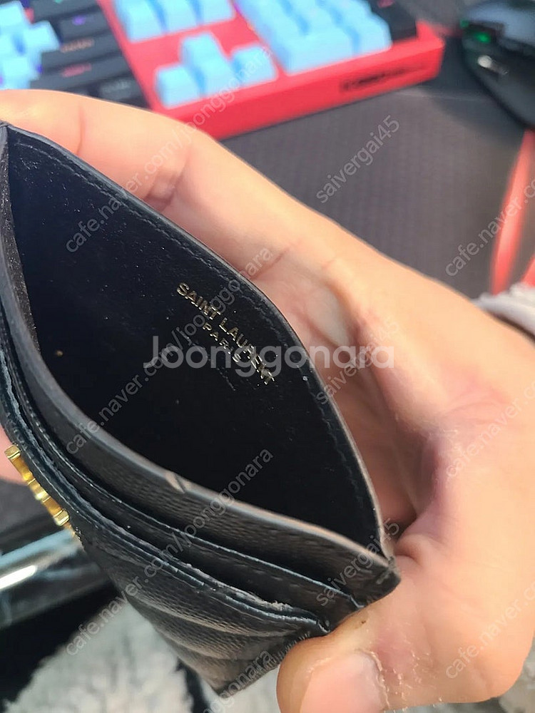입생로랑 카드지갑 판매합니다.--2