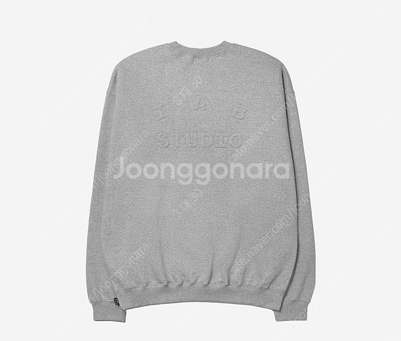 아이앱 스튜디오 엠보스드 스웨트셔츠 그레이--1