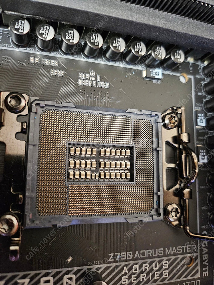 기가바이트 Z790 AORUS MASTER 팝니다.--6