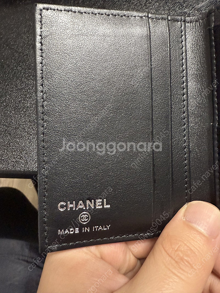 샤넬 로고 카드지갑 팝니다--3