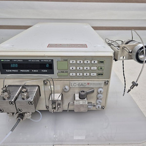 Shimadzu LC-6AD Liquid Chromatograph