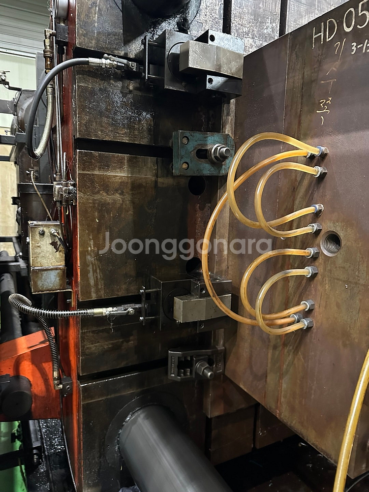 97년도 동신 850톤 유압 사출기 판매합니다.--4