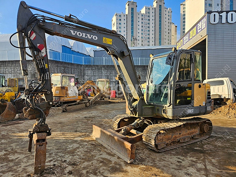 볼보 EC55C 2014년식 가동8천 회전집게포함 삽날보강 02 중고굴삭기--0