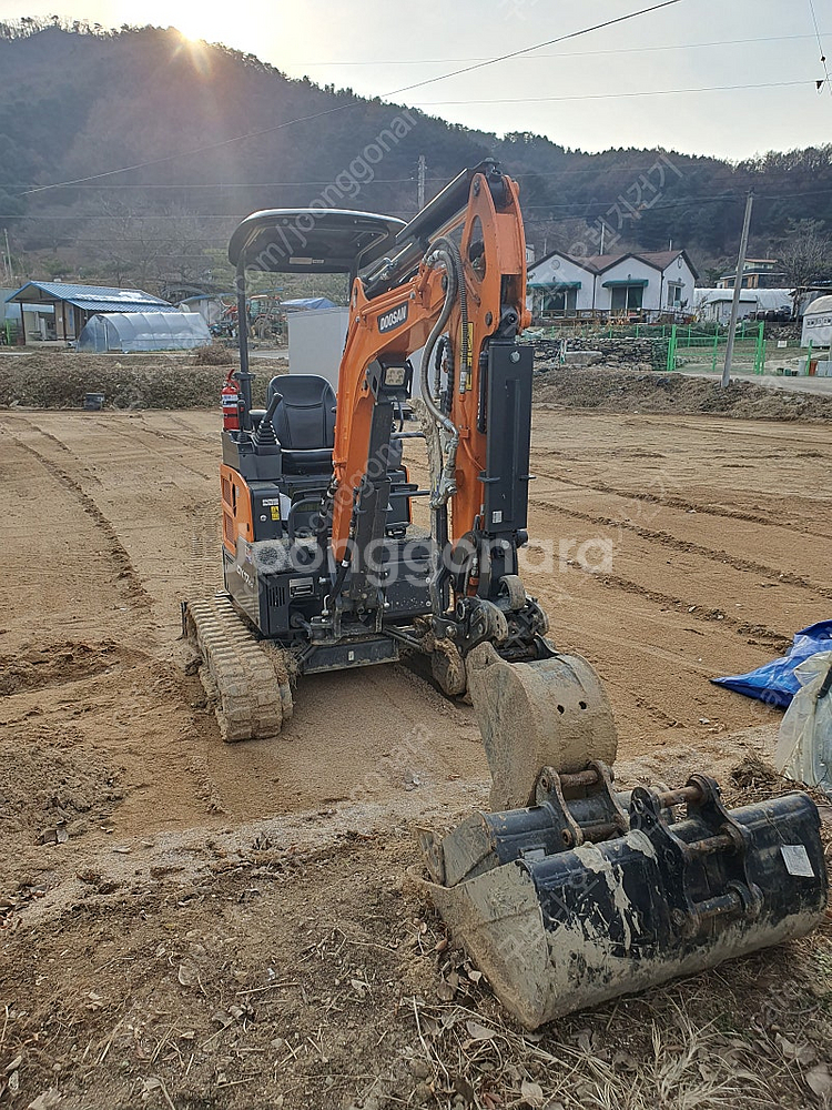 중고미니굴삭기 두산 ZX17 포크레인 22년식 코끼리집...--0