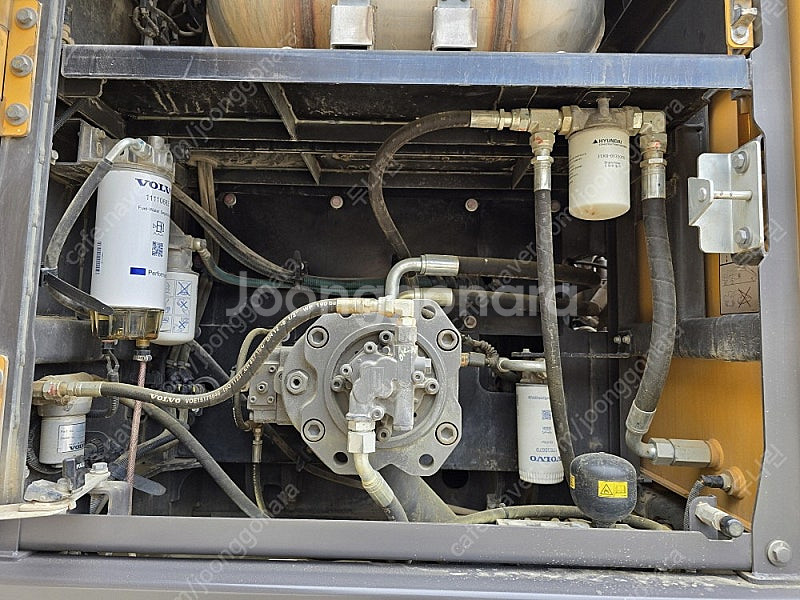 볼보 EC300E 2020년식 가동8천 10 궤도형 중고굴삭기--5