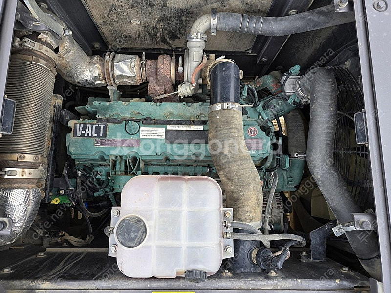 볼보 EC300E 2020년식 가동8천 10 궤도형 중고굴삭기--6