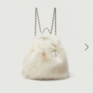 더바넷 Ivory Fur Drawstring Backpack