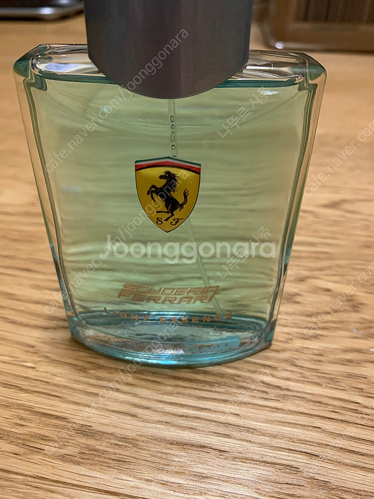 페라리 라이트 에센스 국문택 125ml--1