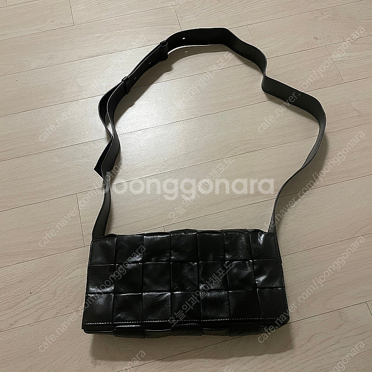 보테가베네타 인트레치아토 블랙 카세트백--0