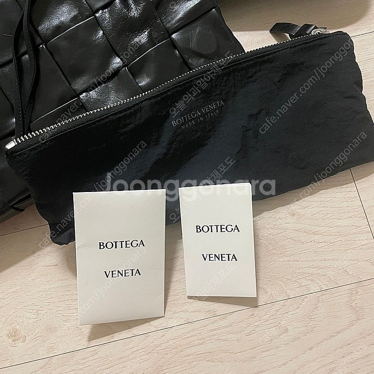 보테가베네타 인트레치아토 블랙 카세트백--8