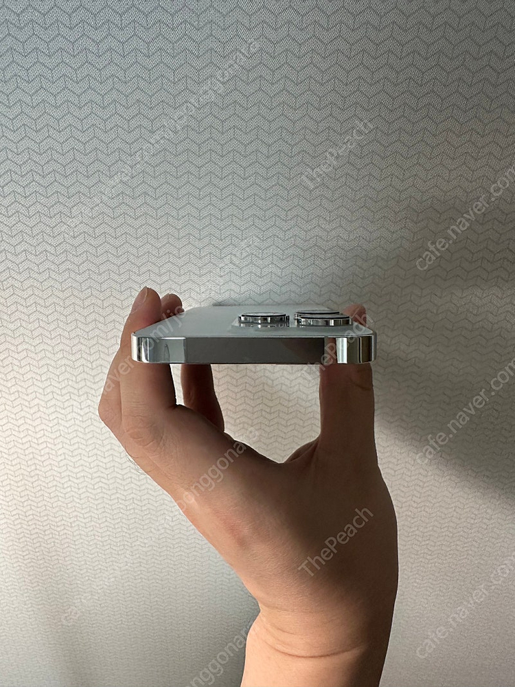 아이폰 14 프로 실버 색상 256G 풀박스 팝니다.--3