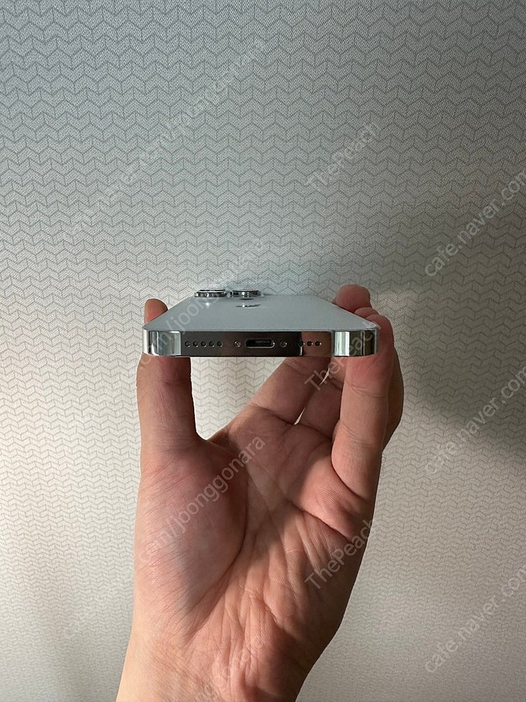 아이폰 14 프로 실버 색상 256G 풀박스 팝니다.--4