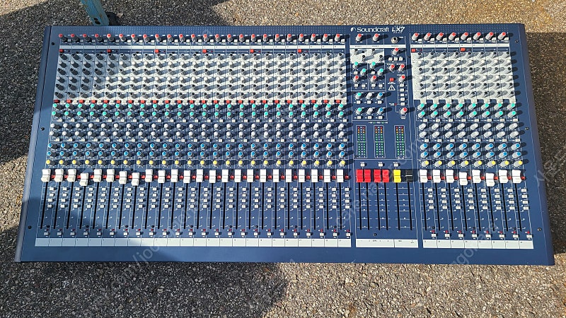 LX7-2 사운드크래프트 32채널 오디오콘솔--0