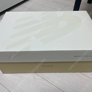 오라리X뉴발란스 990V4 255사이즈