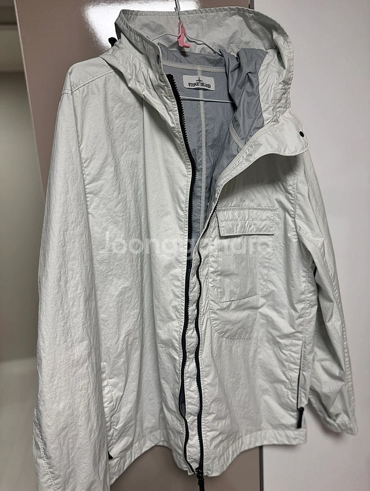 스톤아일랜드 바람막이 XL 판매합니다.--0