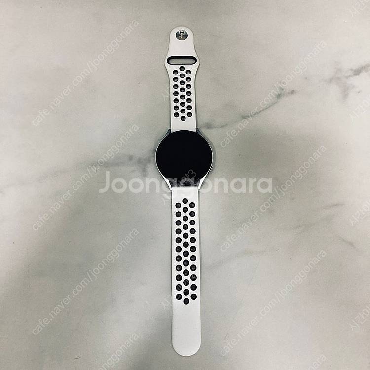 갤럭시 워치4 실버 44MM 매우깨끗 케이블포함 8만원...--0
