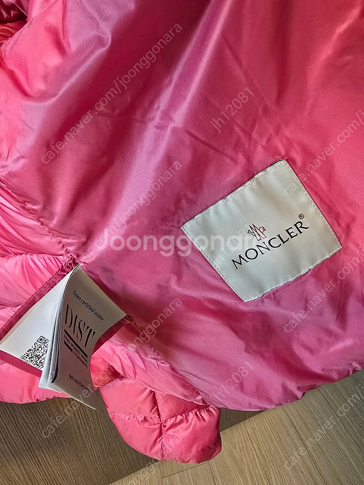 (가격내림)몽클레어 키즈 여아 패딩 12A--2