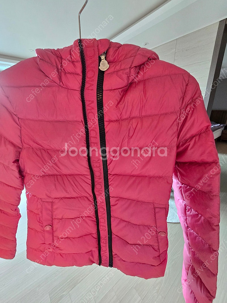 (가격내림)몽클레어 키즈 여아 패딩 12A--5